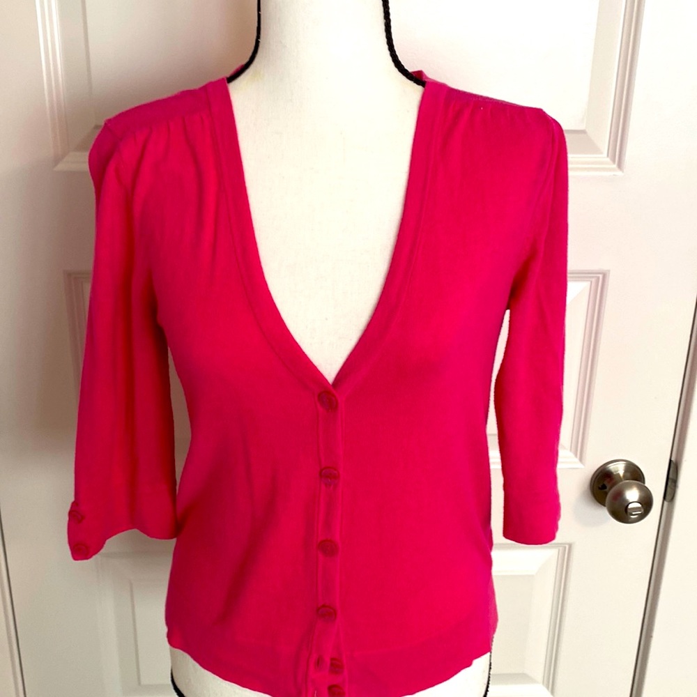 Gap|| Pink 3/4 sleeve v-neck cardigan sweater with button accent on sleeves